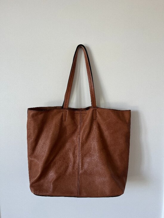 Banana Republic Handbags - Banana Republic Tote Bag